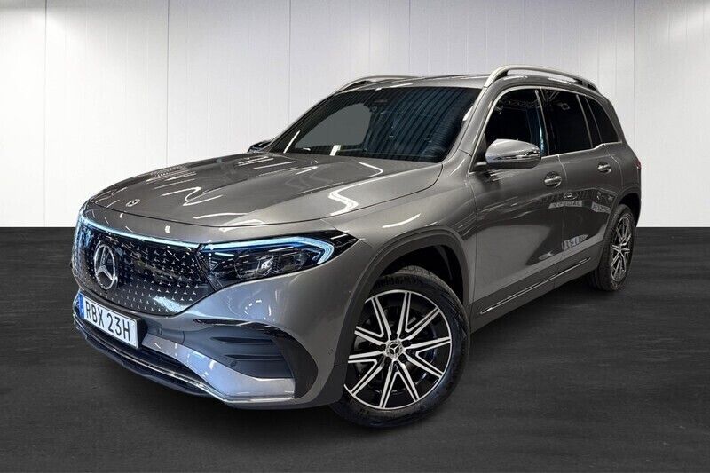 Mörkgrå (silver) Begagnad 2025 Mercedes EQB250+ Edition SUV | 624 900 kr (Lite dyr) - Bild 1/4