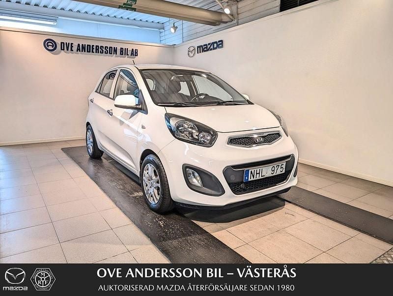 Vit Begagnad 2013 Kia Picanto Halvkombi | 59 900 kr (Marknadspris) - Bild 1/4