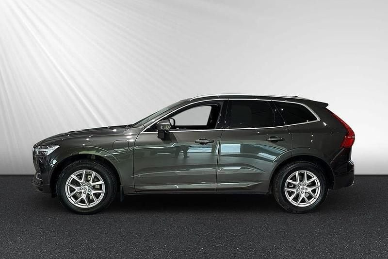 Begagnad Volvo XC60 Momentum 397 HK (291 kW) 2020 Grå SUV