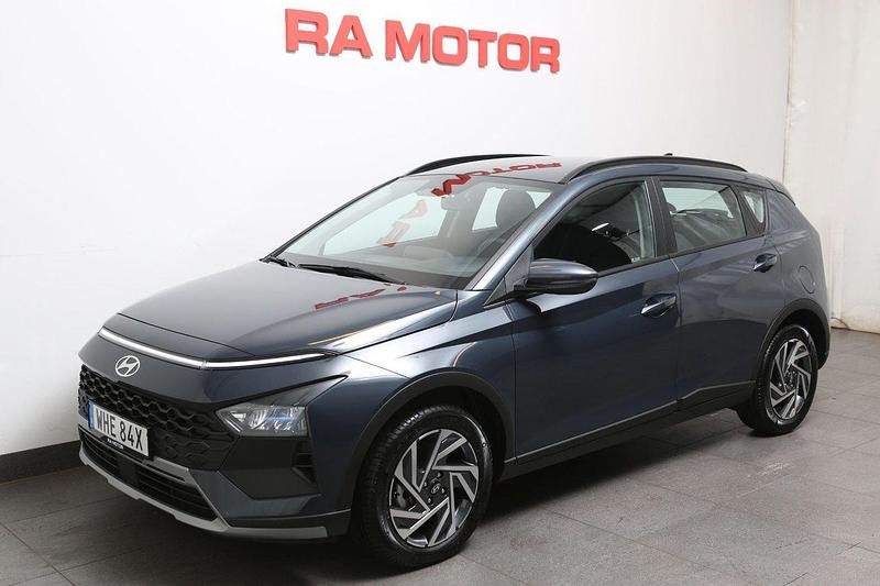 Grå Ny 2024 Hyundai Bayon Essential SUV | 209 900 kr (Bra pris) - Bild 1/4