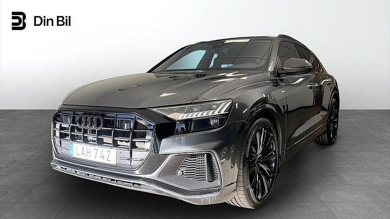 Grå Begagnad 2023 Audi Q8 S-Line SUV | 739 000 kr - Bild 1/4