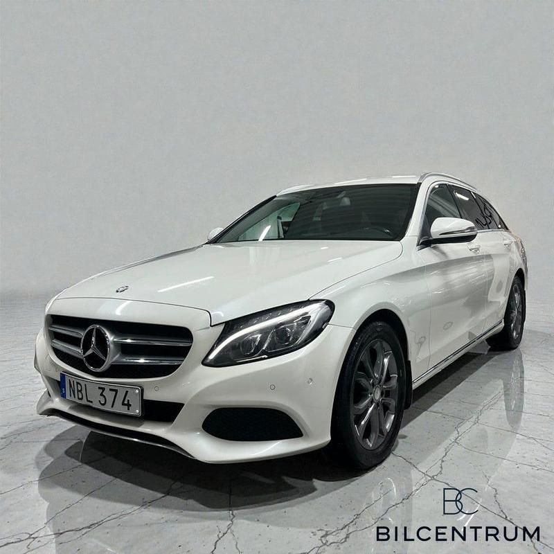 Vit Begagnad 2016 Mercedes C200 Avantgarde Kombi | 137 900 kr (Marknadspris) - Bild 1/4