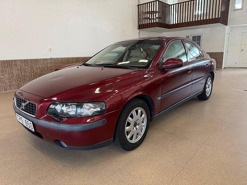 Röd Begagnad 2002 Volvo S60 Business Edition Sedan | 34 900 kr (Marknadspris) - Bild 1/4