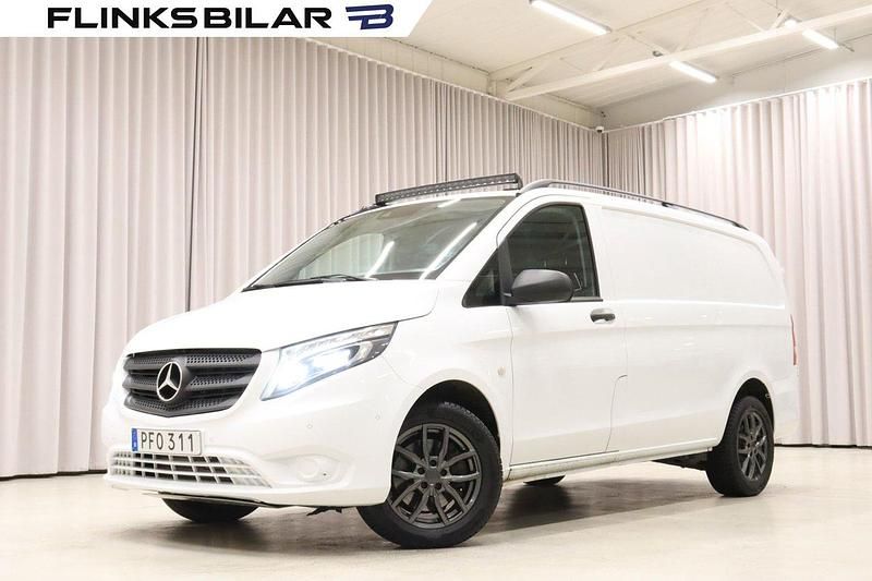 Vit Begagnad 2017 Mercedes Vito Minibuss | 239 700 kr (Superpris) - Bild 1/4