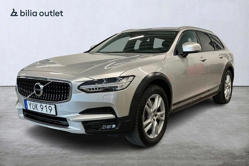 Silver Begagnad 2018 Volvo V90 CC Momentum Kombi | 284 000 kr (Marknadspris) - Bild 1/4