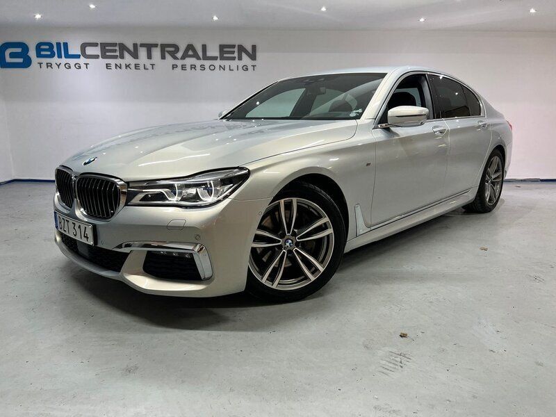 Ljusbrun Begagnad 2017 BMW 730 M Sport Sedan | 469 900 kr (Marknadspris) - Bild 1/3