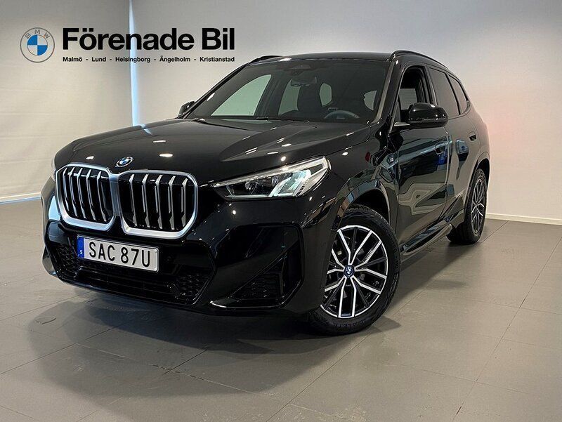 Svart Ny 2025 BMW X1 M Sport SUV | 627 800 kr (Marknadspris) - Bild 1/4