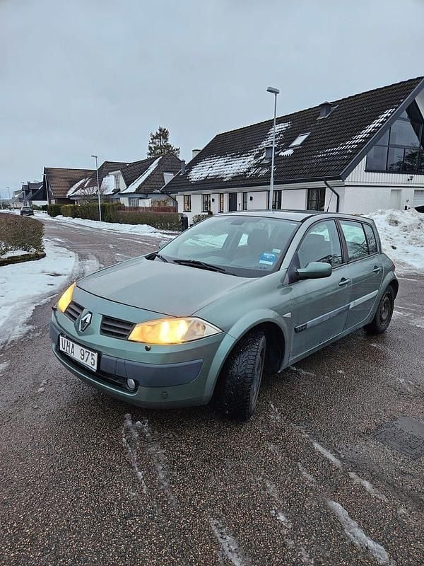 Begagnad Renault Mégane II 113 HK (83 kW) 2003