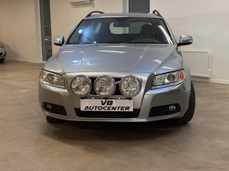 Begagnad Volvo V70 Momentum 163 HK (119 kW) 2011 Silver Kombi