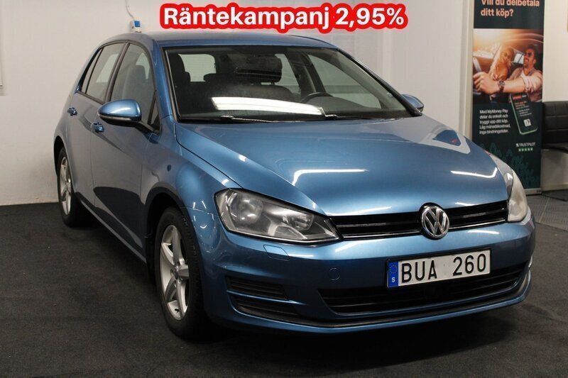 Blå Begagnad 2013 VW Golf VII Halvkombi | 109 900 kr (Marknadspris) - Bild 1/4
