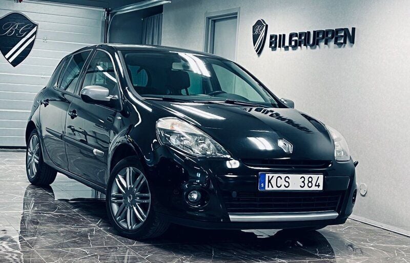 Svart Begagnad 2012 Renault Clio IV Halvkombi | 54 000 kr (Bra pris) - Bild 1/4