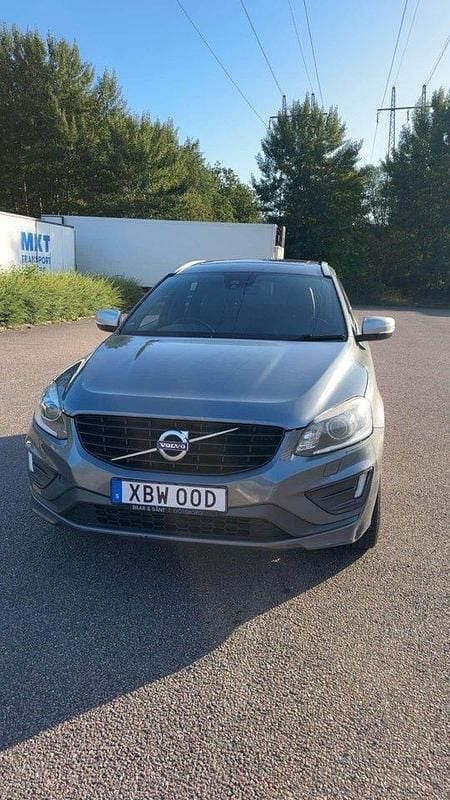 Grå Begagnad 2017 Volvo XC60 R-Design SUV | 160 000 kr - Bild 1/4