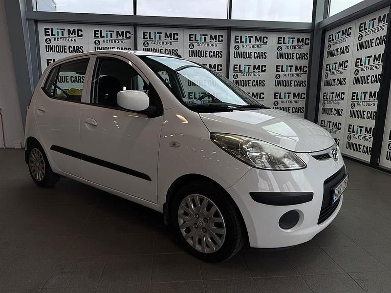 Vit Begagnad 2009 Hyundai i10 Halvkombi | 34 900 kr (Marknadspris) - Bild 1/4