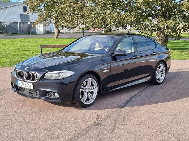 Svart Begagnad 2011 BMW 535 Comfort Edition Sedan | 220 000 kr - Bild 1/4