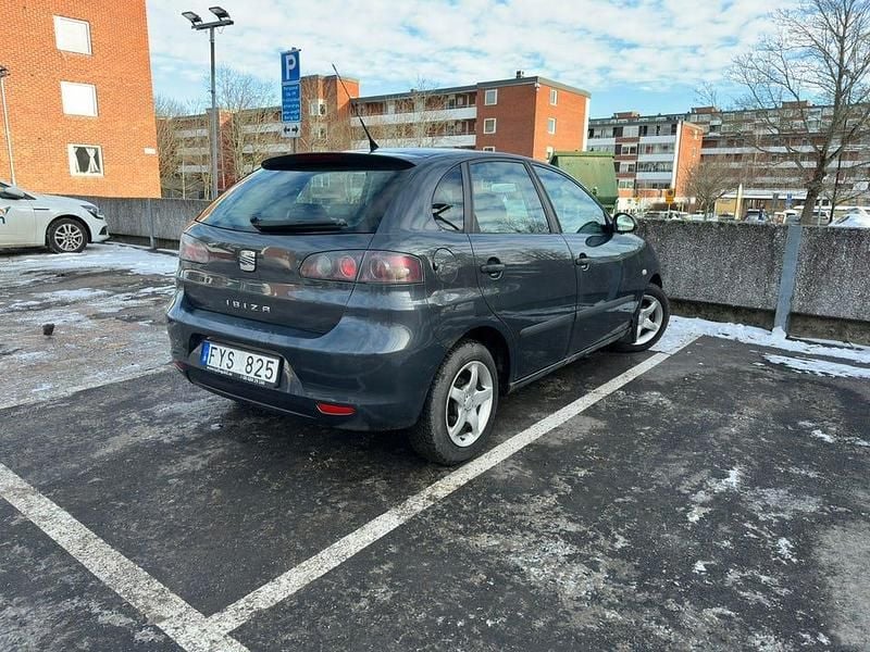 Begagnad Seat Ibiza 80 HK (58 kW) 2008 Metalicgrå