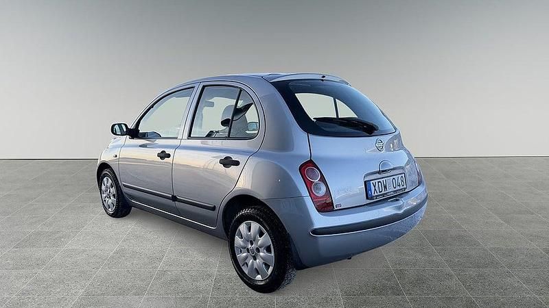 Begagnad Nissan Micra 82 HK (60 kW) 2005 Silver Halvkombi