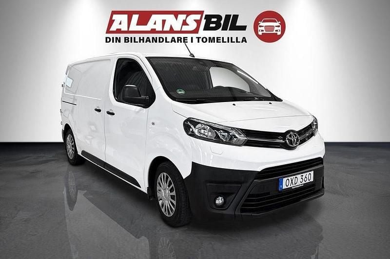 Vit Begagnad 2017 Toyota Proace Minibuss | 119 000 kr (Marknadspris) - Bild 1/4