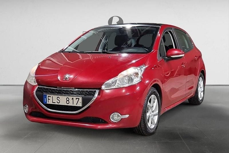 Mörkröd Begagnad 2013 Peugeot 208 Halvkombi | 49 900 kr (Bra pris) - Bild 1/3
