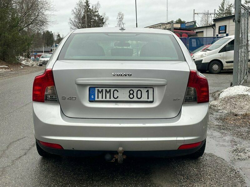 Begagnad Volvo S40 Kinetic 126 HK (92 kW) 2007 Ljusgrå Sedan