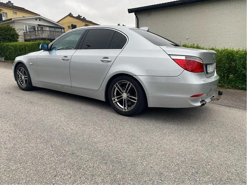 Begagnad BMW 530 231 HK (169 kW) 2004 Grå Sedan
