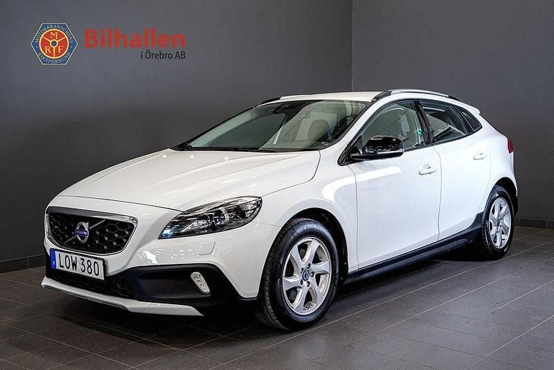 Vit Begagnad 2014 Volvo V40 CC Momentum Kombi | 84 900 kr (Marknadspris) - Bild 1/4