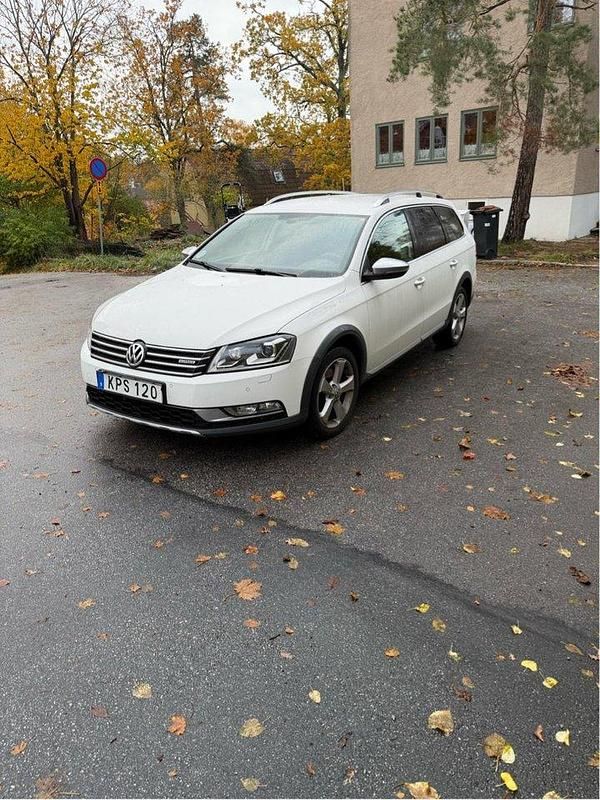 Vit Begagnad 2015 VW Passat Alltrack Kombi | 147 000 kr (Superpris) - Bild 1/4