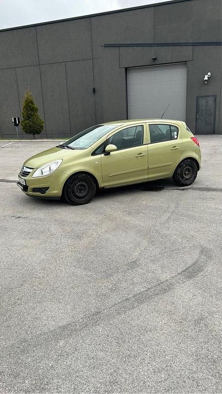 Grön Begagnad 2008 Opel Corsa Halvkombi | 18 000 kr (Bra pris) - Bild 1/4
