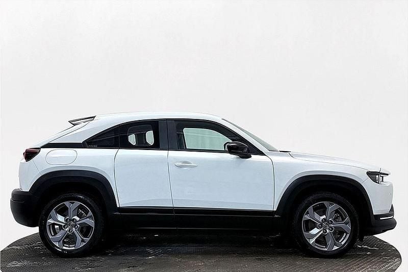Vit Begagnad 2022 Mazda MX30 SUV | 152 700 kr (Marknadspris) - Bild 1/3