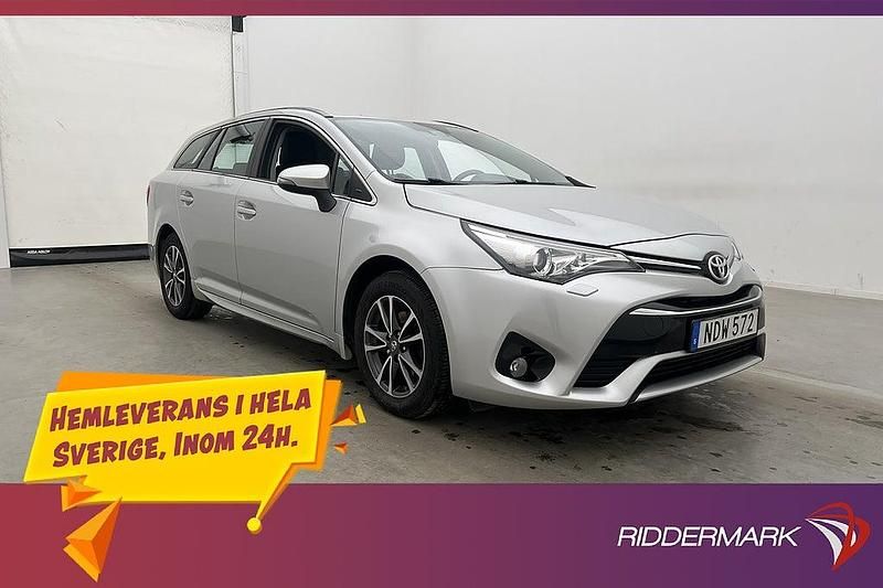 Begagnad Toyota Avensis Active 147 HK (108 kW) 2016 Silver Kombi