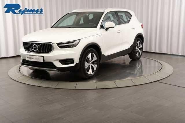 Vit (ice vit) Begagnad 2022 Volvo XC40 Inscription SUV | 309 900 kr (Bra pris) - Bild 1/4