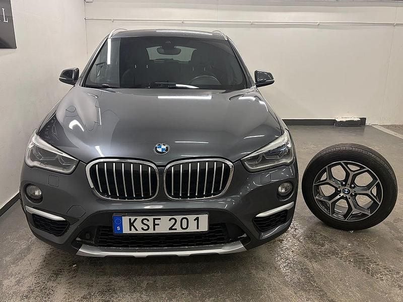 Begagnad BMW X1 xLine 190 HK (139 kW) 2016 Grå SUV