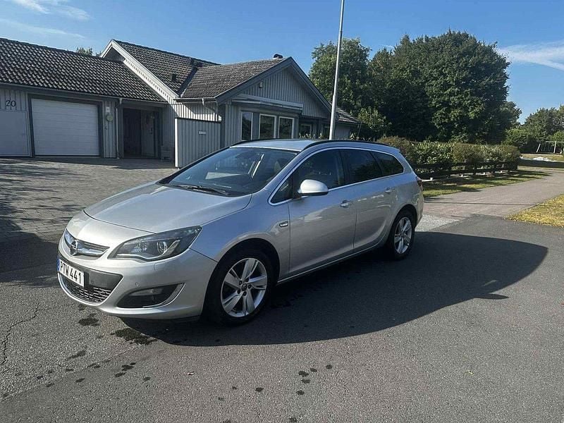 Silver Begagnad 2015 Opel Astra Sport Kombi | 60 000 kr (Bra pris) - Bild 1/4