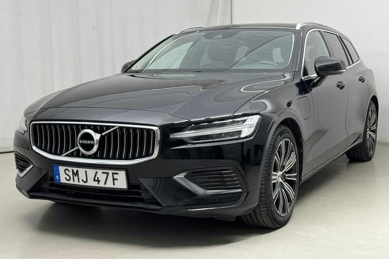 Svart Begagnad 2021 Volvo V60 Inscription Kombi | 272 000 kr (Bra pris) - Bild 1/4