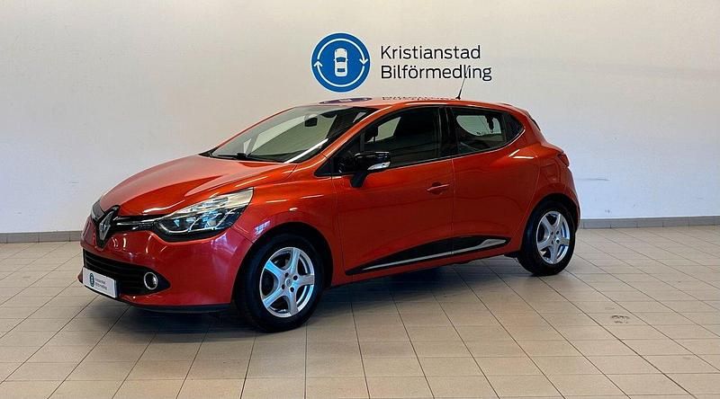 Röd Begagnad 2014 Renault Clio IV Halvkombi | 84 900 kr (Marknadspris) - Bild 1/4