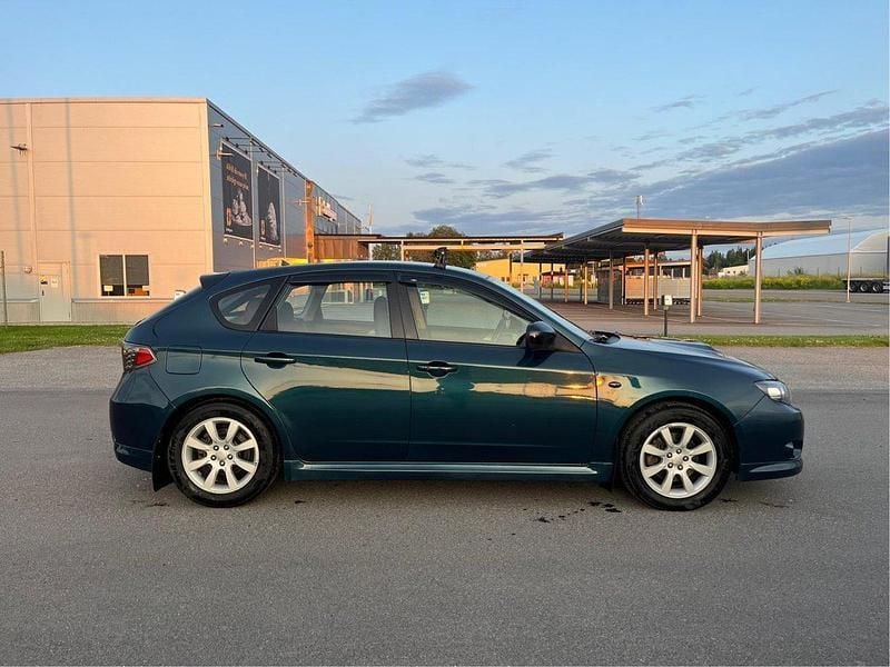 Blå Begagnad 2009 Subaru Impreza Active Halvkombi | 40 000 kr (Marknadspris) - Bild 1/4