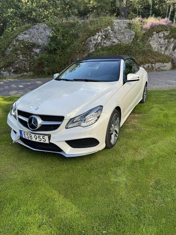 Vit Begagnad 2014 Mercedes E300 AMG Cab | 347 000 kr - Bild 1/4