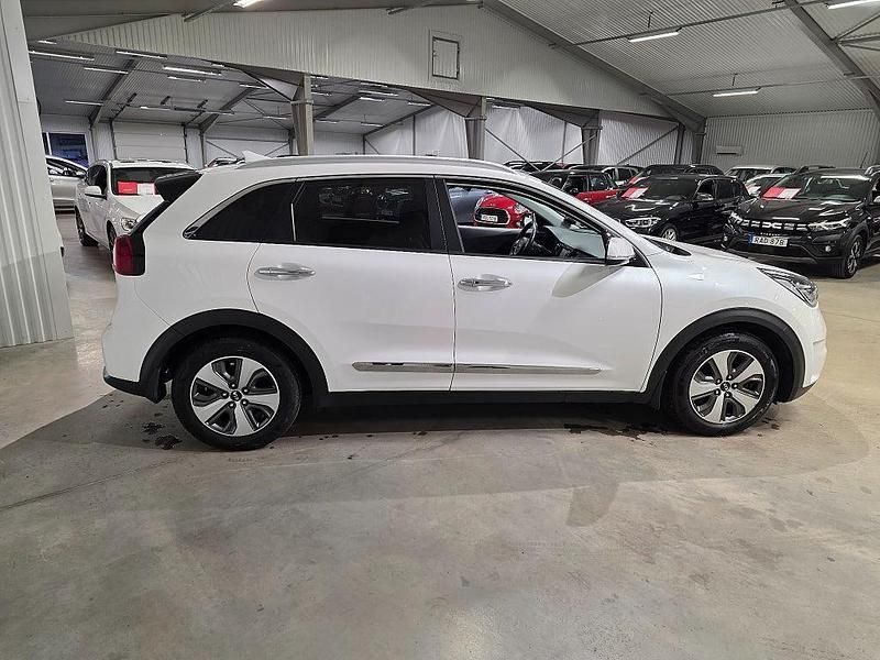 Begagnad Kia Niro Advance 141 HK (103 kW) 2018 Vit SUV