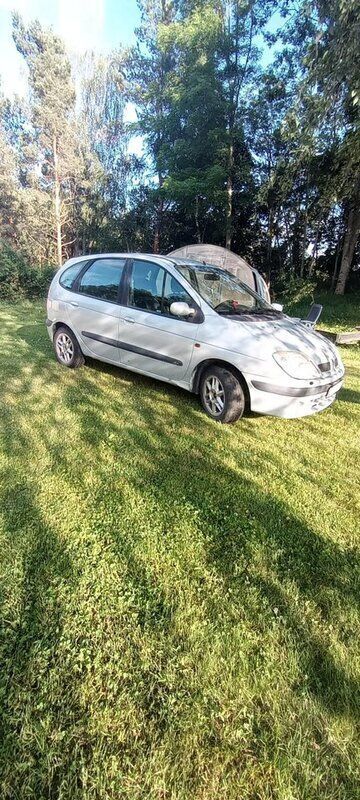 Grå Begagnad 2003 Renault Scénic Expression Minibuss | 9 900 kr (Marknadspris) - Bild 1/4