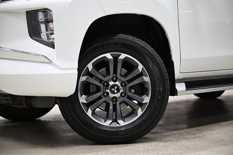 Begagnad Mitsubishi L200 150 HK (110 kW) 2020 Vit Pickup