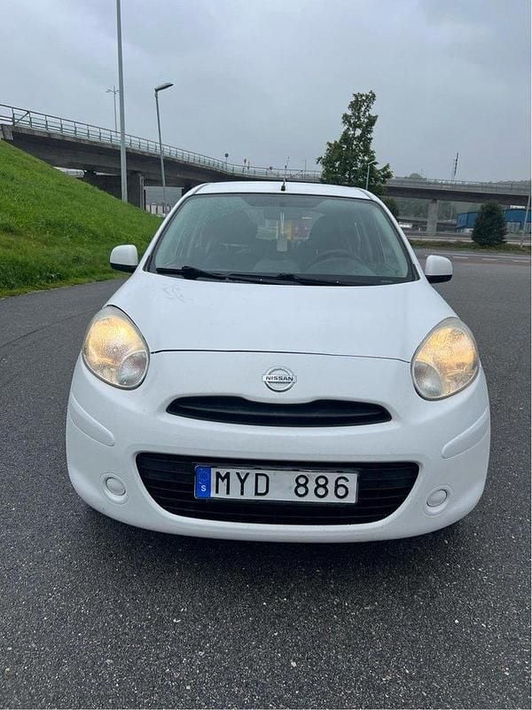 Vit Begagnad 2012 Nissan Micra Halvkombi | 27 000 kr (Marknadspris) - Bild 1/4