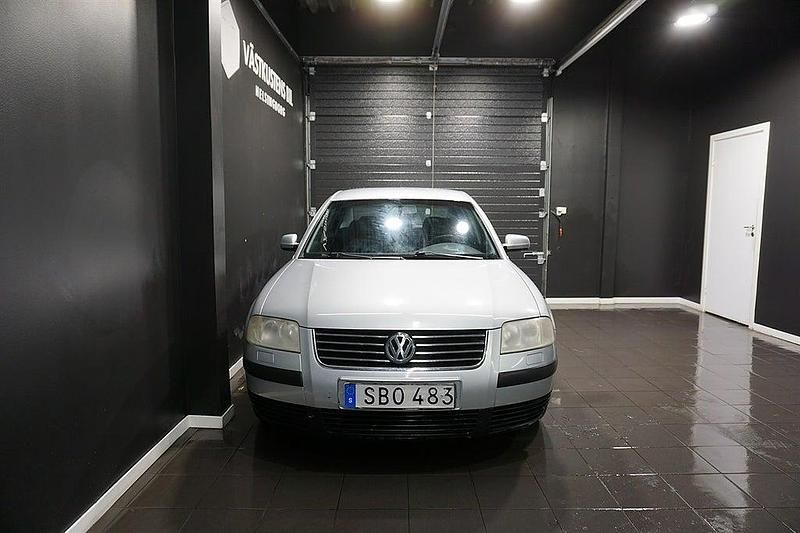 Begagnad VW Passat Comfortline 150 HK (110 kW) 2000 Silver Sedan