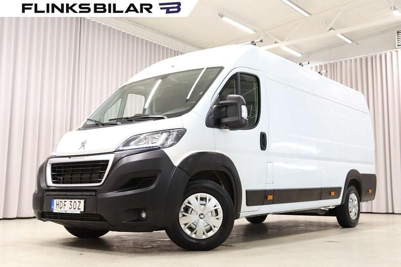 Vit Begagnad 2022 Peugeot Boxer Van | 249 900 kr (Marknadspris) - Bild 1/4