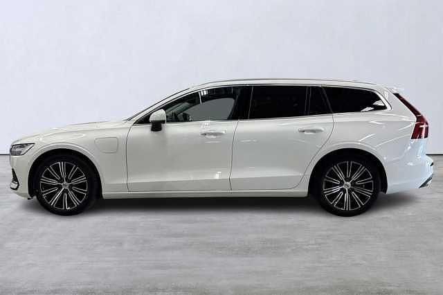 Begagnad Volvo V60 Inscription 344 HK (253 kW) 2021 Vit Kombi