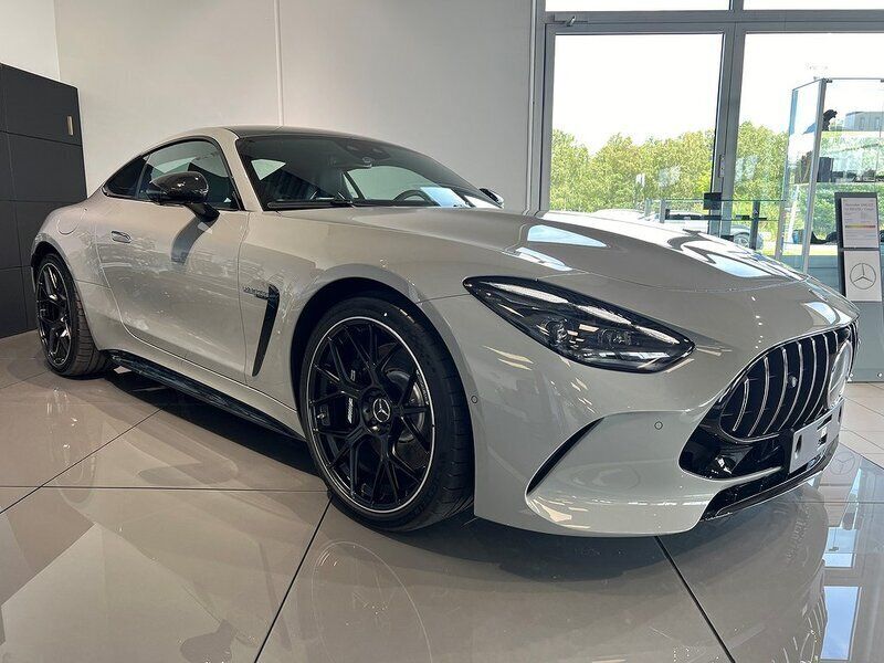 Grå Ny 2024 Mercedes AMG GT 63 AMG Sportkupé | 2 437 500 kr - Bild 1/4