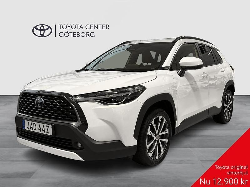 Vit Begagnad 2022 Toyota Corolla Cross Style SUV | 339 900 kr (Marknadspris) - Bild 1/2