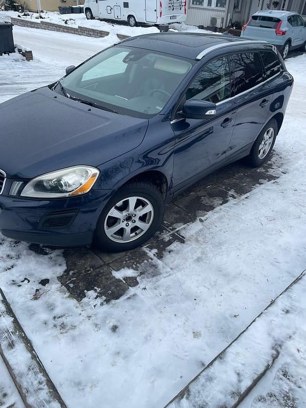 Begagnad Volvo XC60 215 HK (158 kW) 2013 Mörkblå SUV