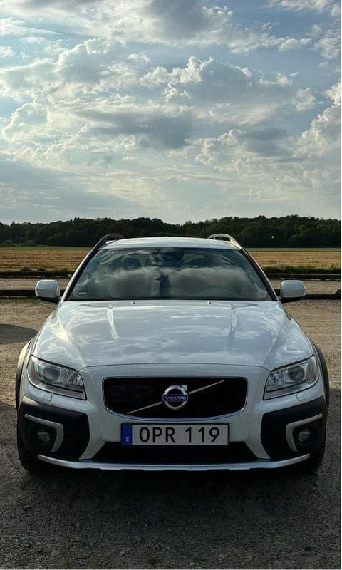 Vit Begagnad 2016 Volvo XC70 SUV | 190 000 kr (Marknadspris) - Bild 1/3