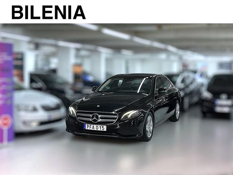 Svart Begagnad 2017 Mercedes E220 Avantgarde Sedan | 237 900 kr (Superpris) - Bild 1/4