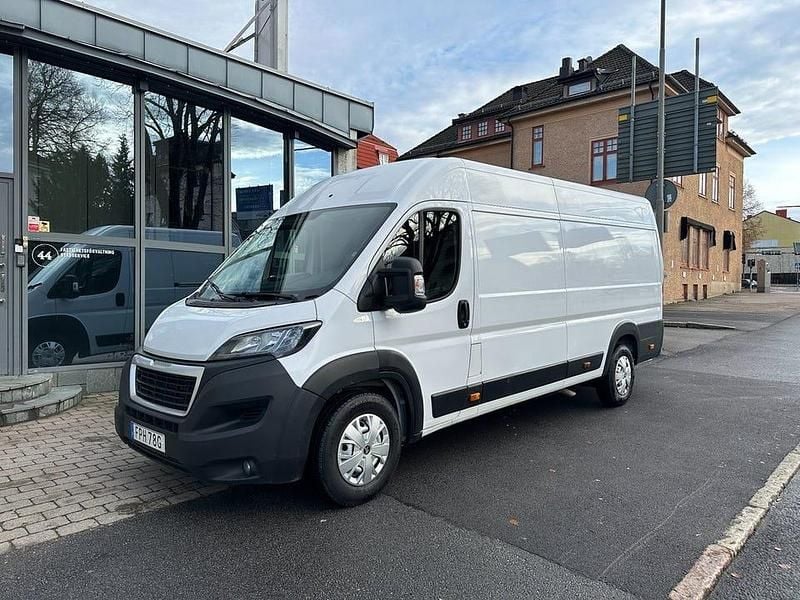 Vit Begagnad 2022 Peugeot Boxer Van | 252 500 kr (Superpris) - Bild 1/4