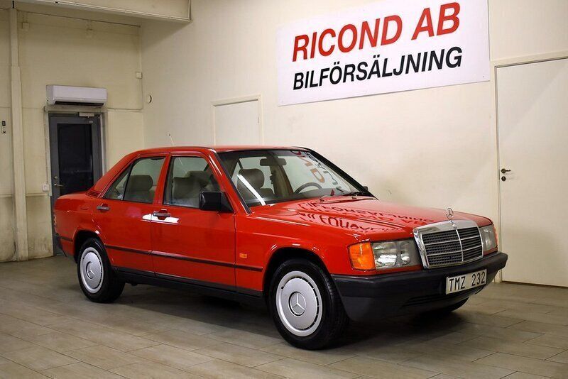 Röd Begagnad 1988 Mercedes 190 Sedan | 49 900 kr - Bild 1/4